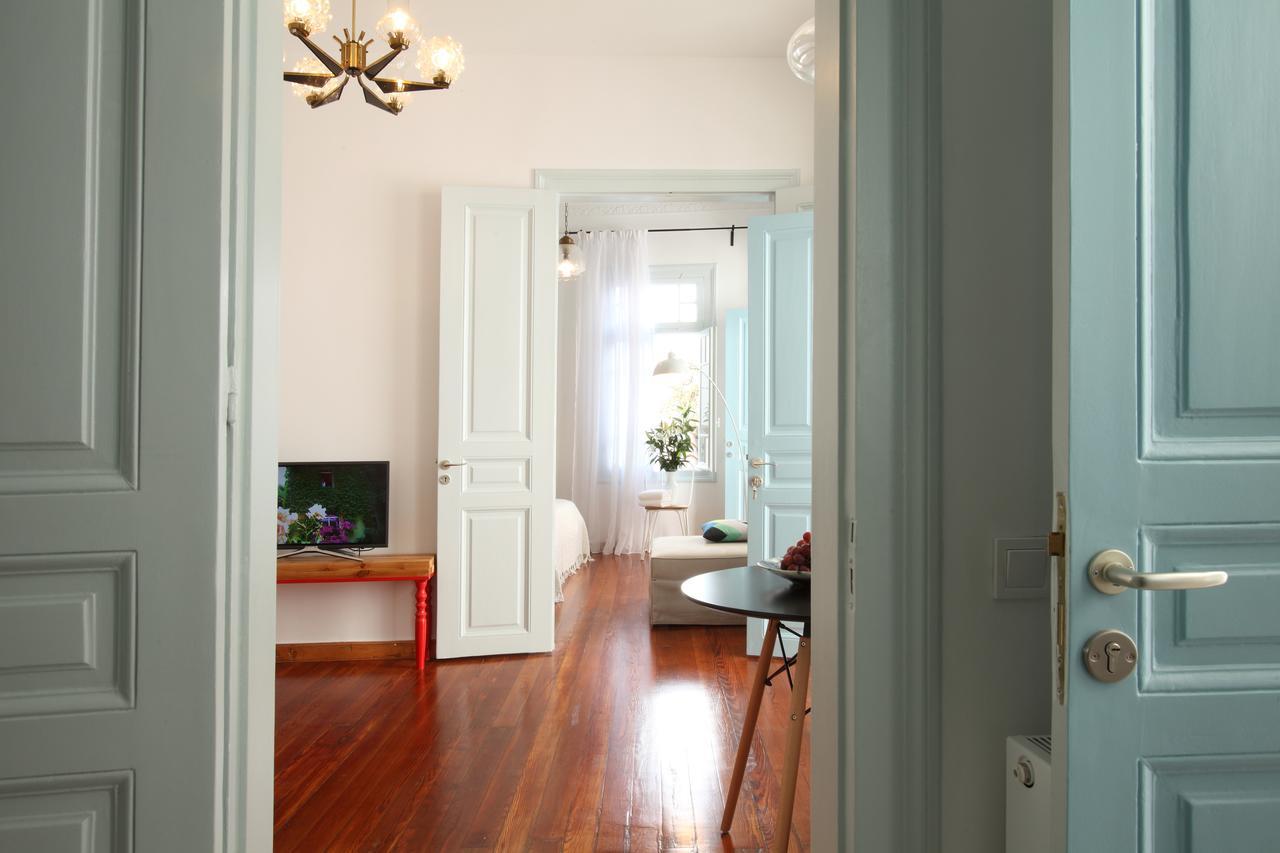 Live In Athens, Thiseio Historic House Экстерьер фото