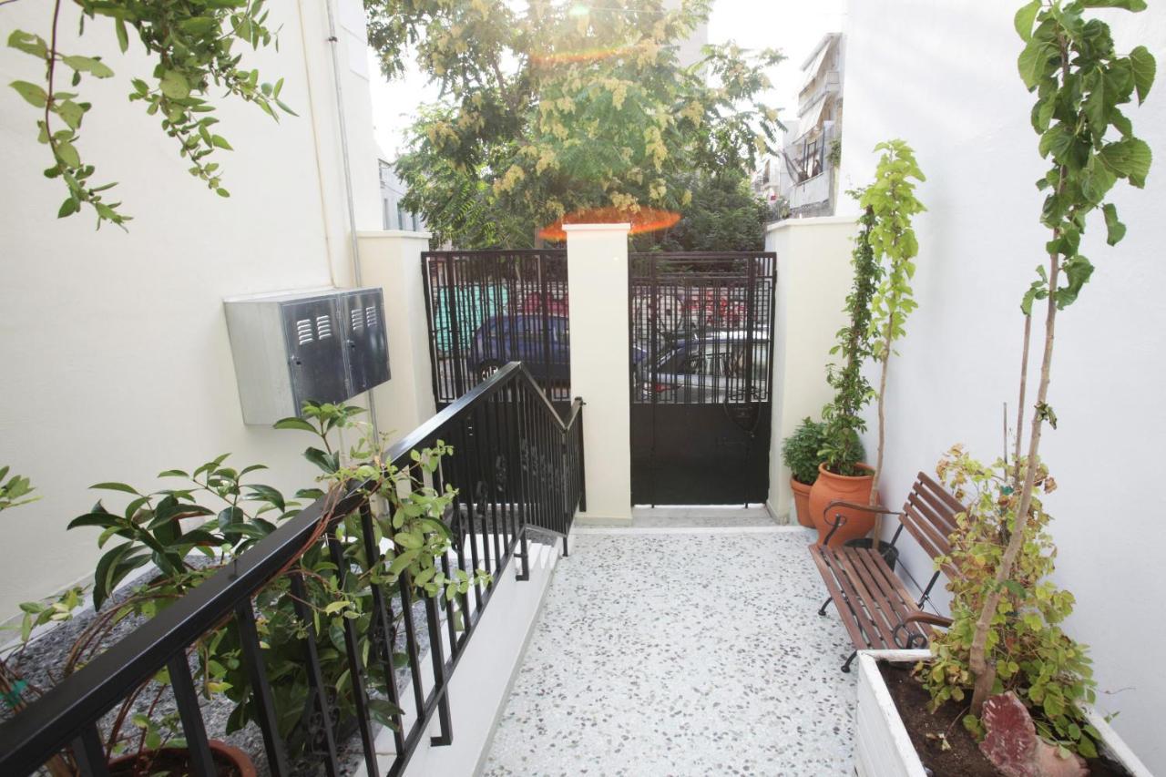 Live In Athens, Thiseio Historic House Экстерьер фото
