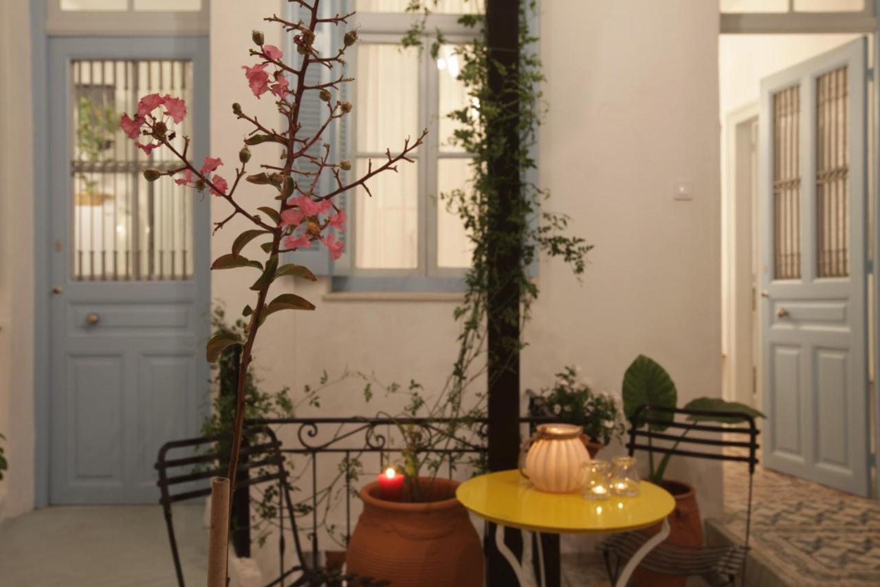 Live In Athens, Thiseio Historic House Экстерьер фото